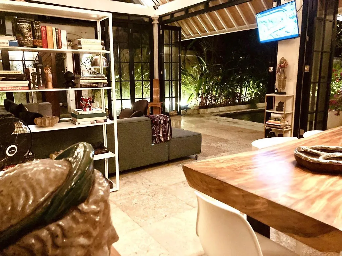 סמיניאק Villa La Playa 0*,